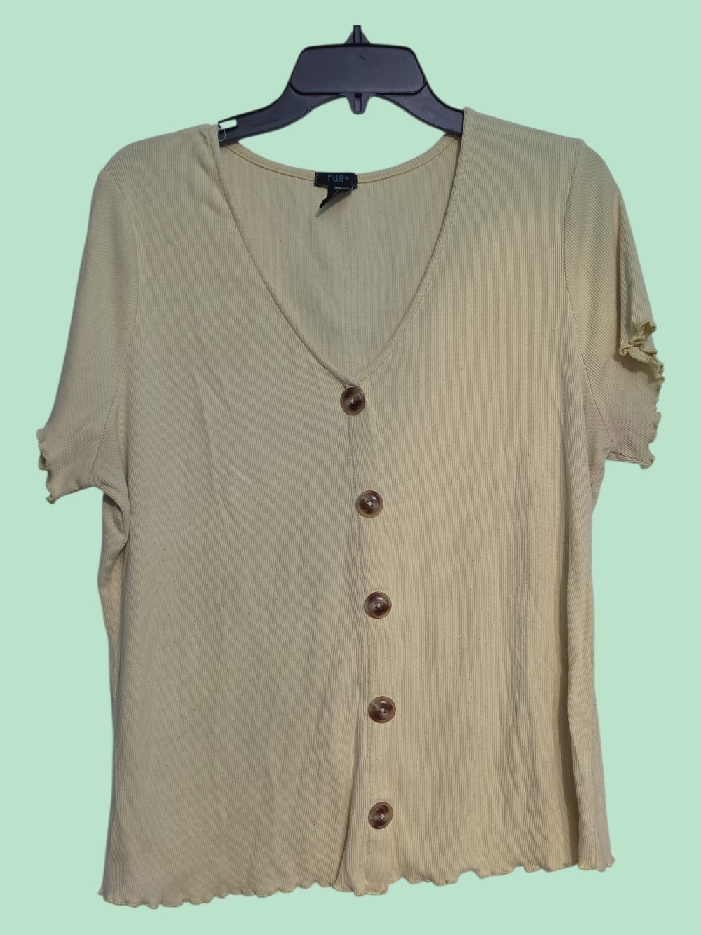 Rue21 Beige Button-Front V-Neck Short Sleeve Top